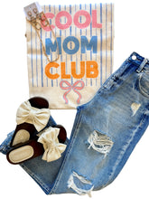 The Cool Mom Club Graphic