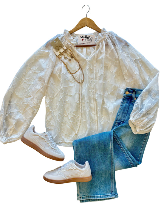 The Lindsee Top